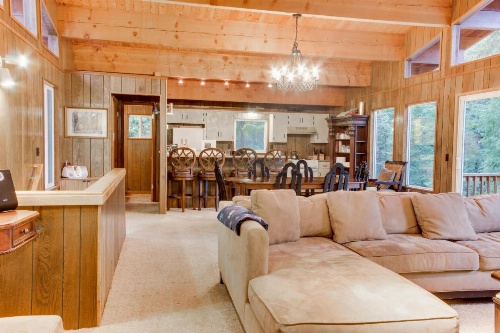 Chamberlands Cabin image 11